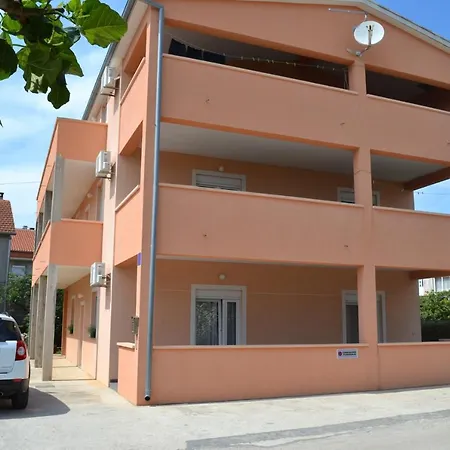 With A Parking Space - 13550 Zadar