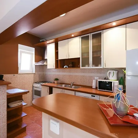 With A Parking Space - 13550 * ザダル